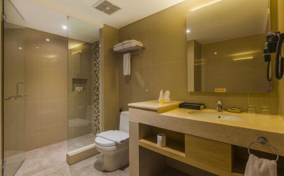 Tampilan Bathroom Hotel di Best Western Kamala Jimbaran