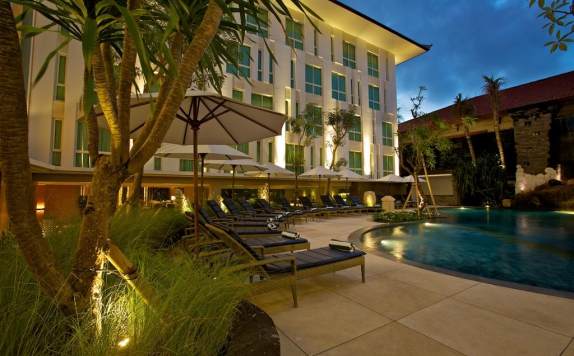 swiming pool di Bintang Kuta Hotel