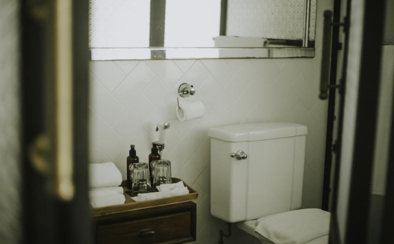 Bathroom di Brown Feather Hotel