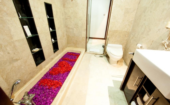 Bathroom di Bugan Villas
