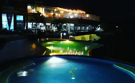 Pool di BUKIT KENARI Hotel & Restaurant