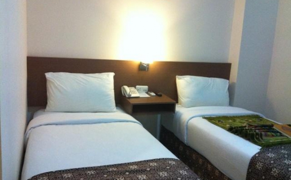 Tampilan Bedroom Hotel di Bunda Hotel Bukittinggi