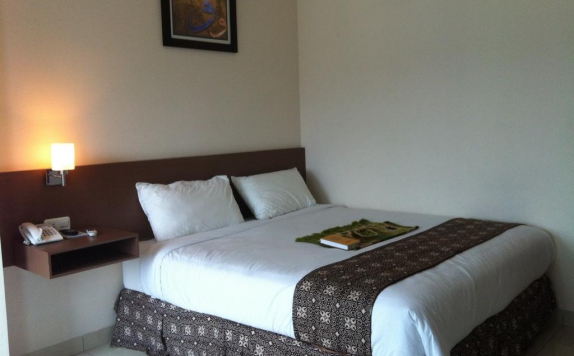 Tampilan Bedroom Hotel di Bunda Hotel Bukittinggi
