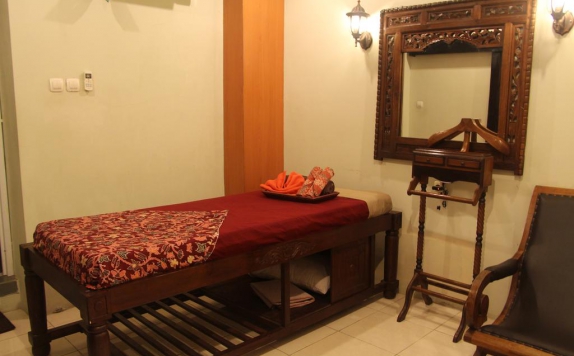 Spa Room di Cakra Kembang Hotel