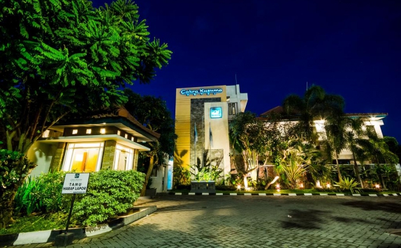 Front view di Cakra Kusuma Hotel