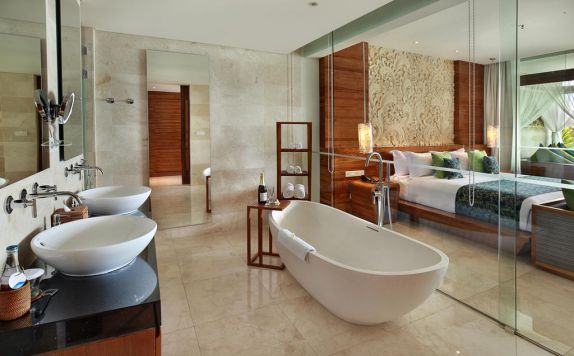 bathroom di CANDI BEACH RESORT & SPA BALI