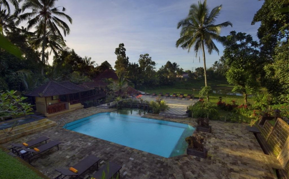 Swimming Pool di Cempaka Belimbing Villas