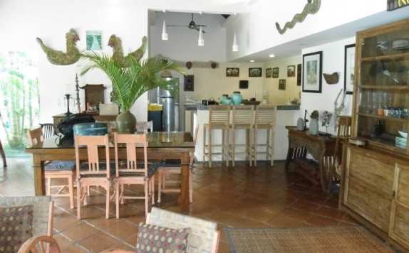 Tampilan Interior Hotel di Chantal Villas Bali