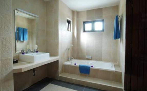 bathroom di Ciater Spa Resort