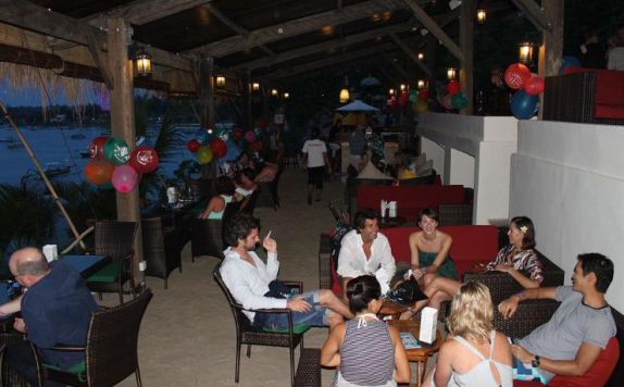 pub / lounge di Coconuts Beach Resort