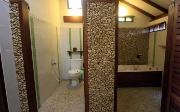 Bathroom di Cocotinos A Boutique Dive Resort & Spa