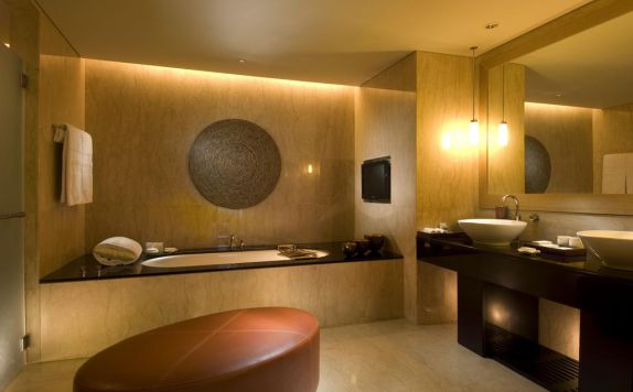 Bathroom di Conrad Bali