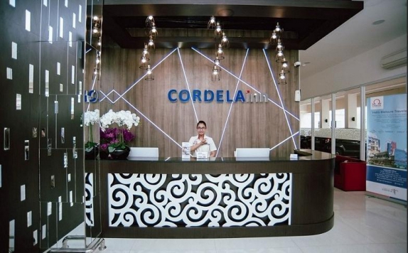 Receptionist di Cordela Inn Palembang