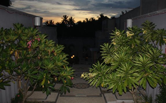Taman Hotel di Dave Resort & Spa Lombok