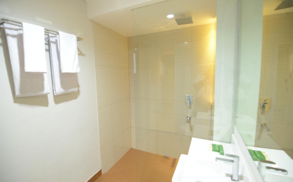 Bathroom di D cozie Hotel by Prasanthi
