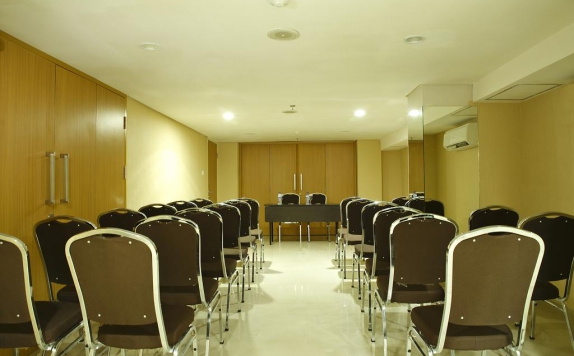 Meeting room di D cozie Hotel by Prasanthi