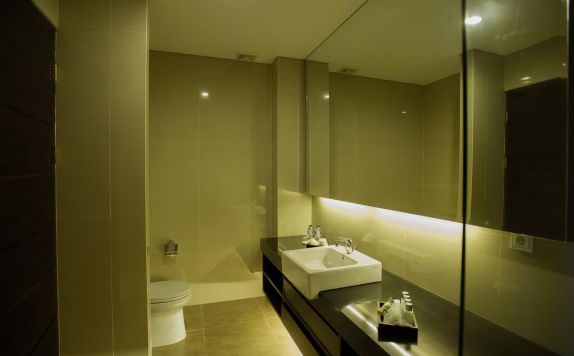 Bathroom di D Djabu Hotel
