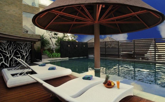 Swimming Pool di DenBukit Residence & Suite