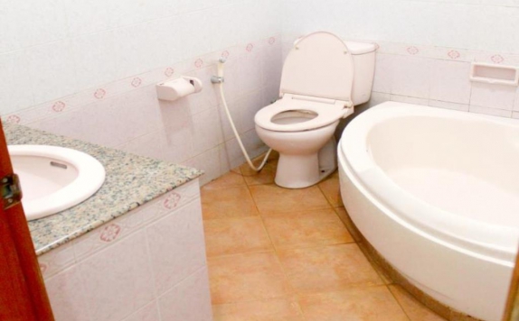 Bathroom di De Nuansa Dago Villa