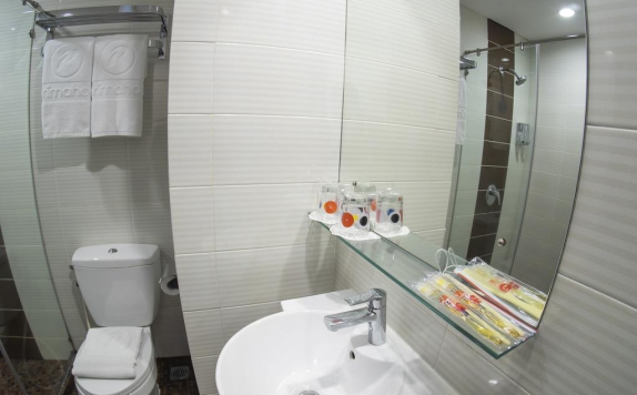 Bathroom di d'primahotel Medan