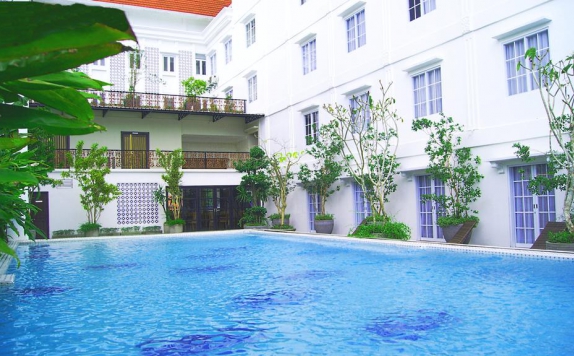 Swimming Pool di D Senopati Malioboro Grand Hotel