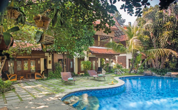 Swimming Pool di Duta Garden Hotel