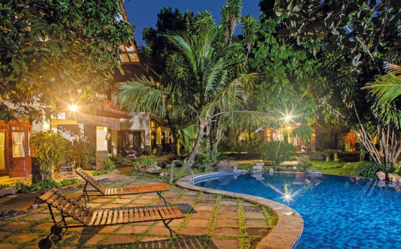 Swimming Pool di Duta Garden Hotel and Boutique Villa