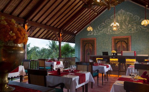 restaurant di Dwaraka The Royal Villas