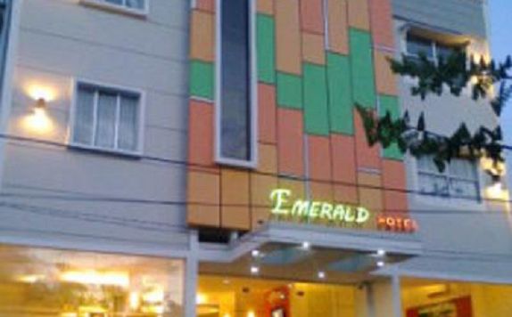 Eksterior di Emerald Hotel Ternate