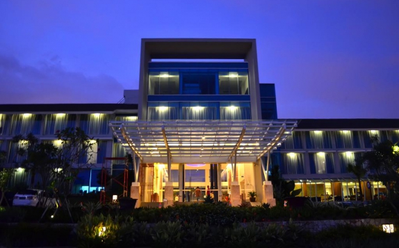 Front view di Emersia Hotel and Resort