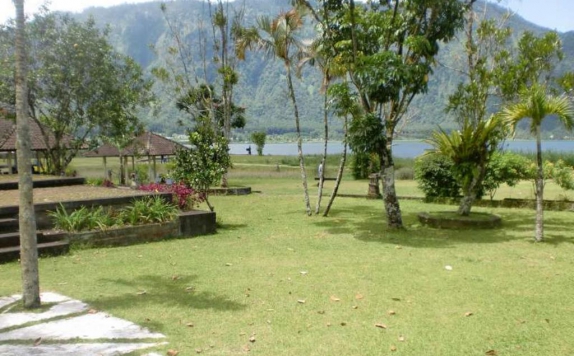 Tampilan Taman Hotel di Enjung Beji Resort