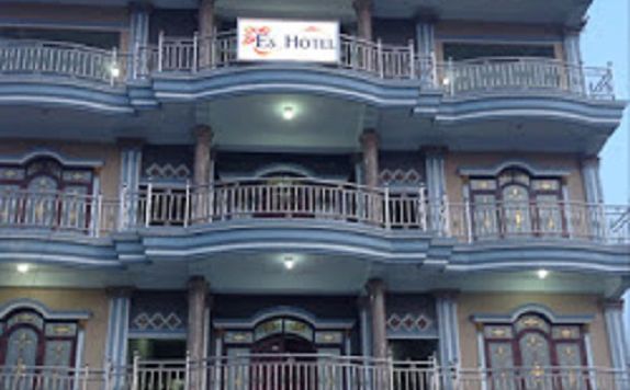 Hotel Exterior di Es Hotel Tugumulyo