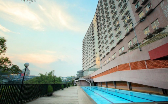 swimming pool di Everyday Smart Malang