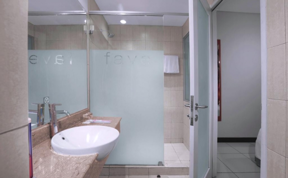 Bathroom di Favehotel Braga