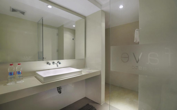 Bathroom di Favehotel Cilacap