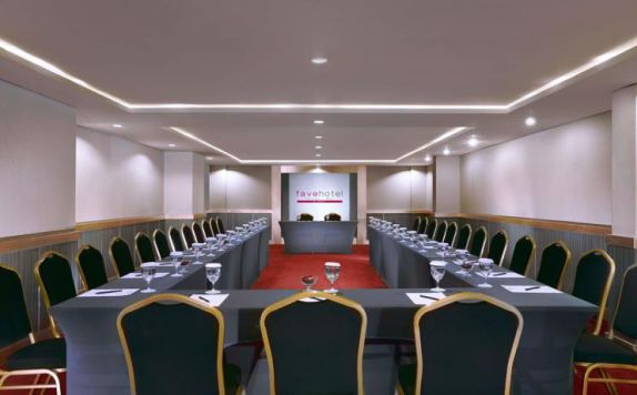 Meeting Room di Favehotel Tohpati