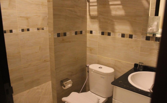 Bathroom di Fontana Hotel Jakarta