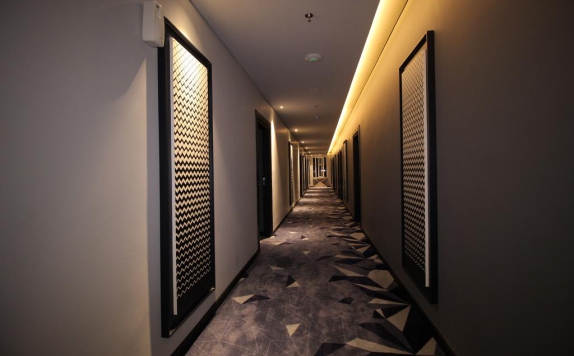 Koridor di FORRIZ Hotel