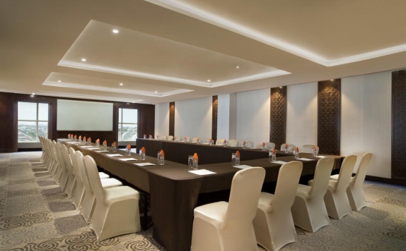 meeting room di Four Points by Sheraton Makassar