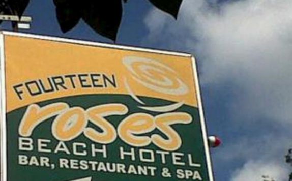 Eksterior di Fourteen Roses Beach Hotel