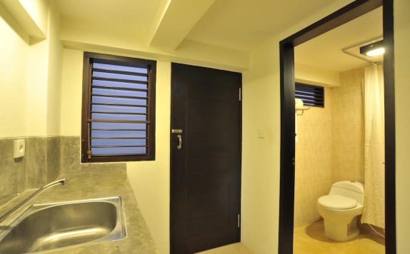 Bathroom di Ganga Hotel and Apartment