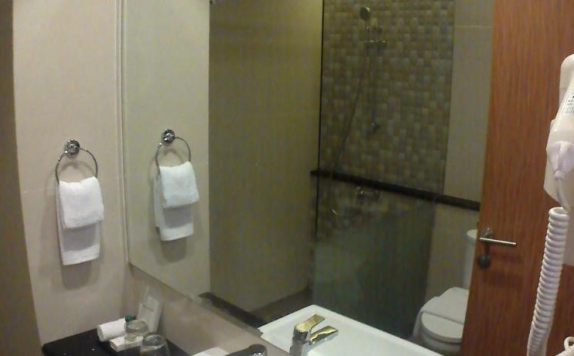 Bathroom di Geary Hotel