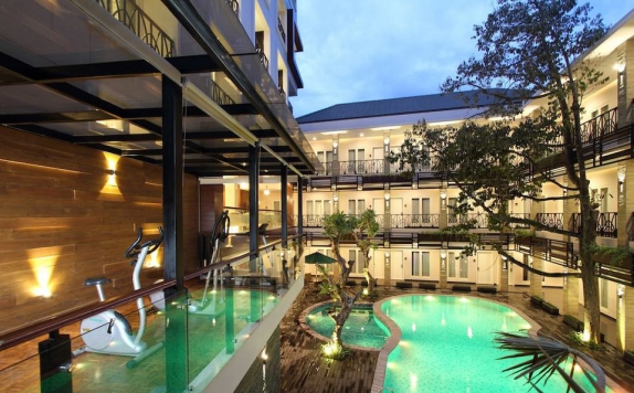 Swimming Pool di Gets Hotel Malang