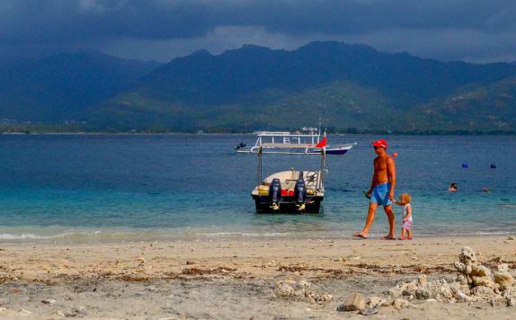 Beach di Gili Air Lombok Hotel