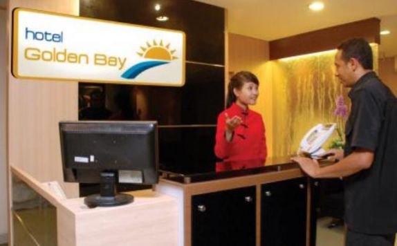 Reception di Golden Bay Hotel