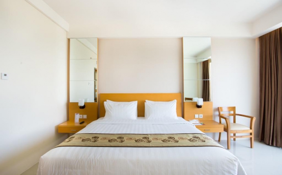 Kamar Tidur di Golden Palace Hotel Lombok