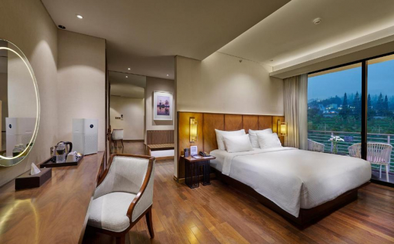 Bedroom Hotel Bedroom Hotel di Golden Tulip Holland Resort Batu