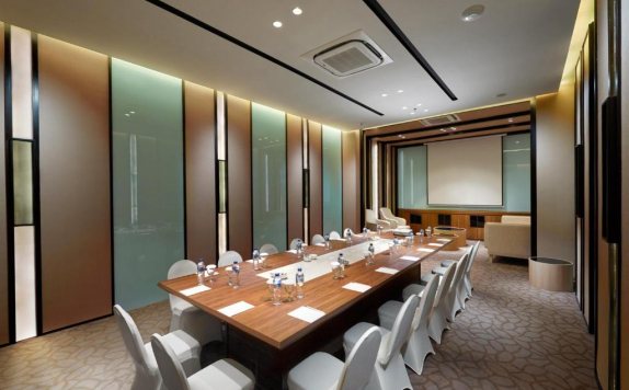 Meetingroom Hotel Meetingroom Hotel di Golden Tulip Holland Resort Batu