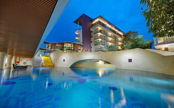 Swimmingpoll Hotel Swimmingpoll Hotel di Golden Tulip Holland Resort Batu