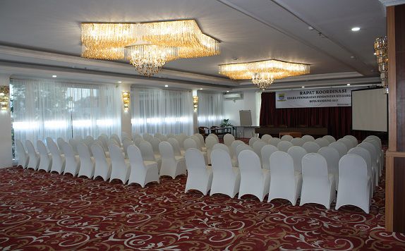 Ballroom di Grand Asrilia Hotel Convention & Restaurant